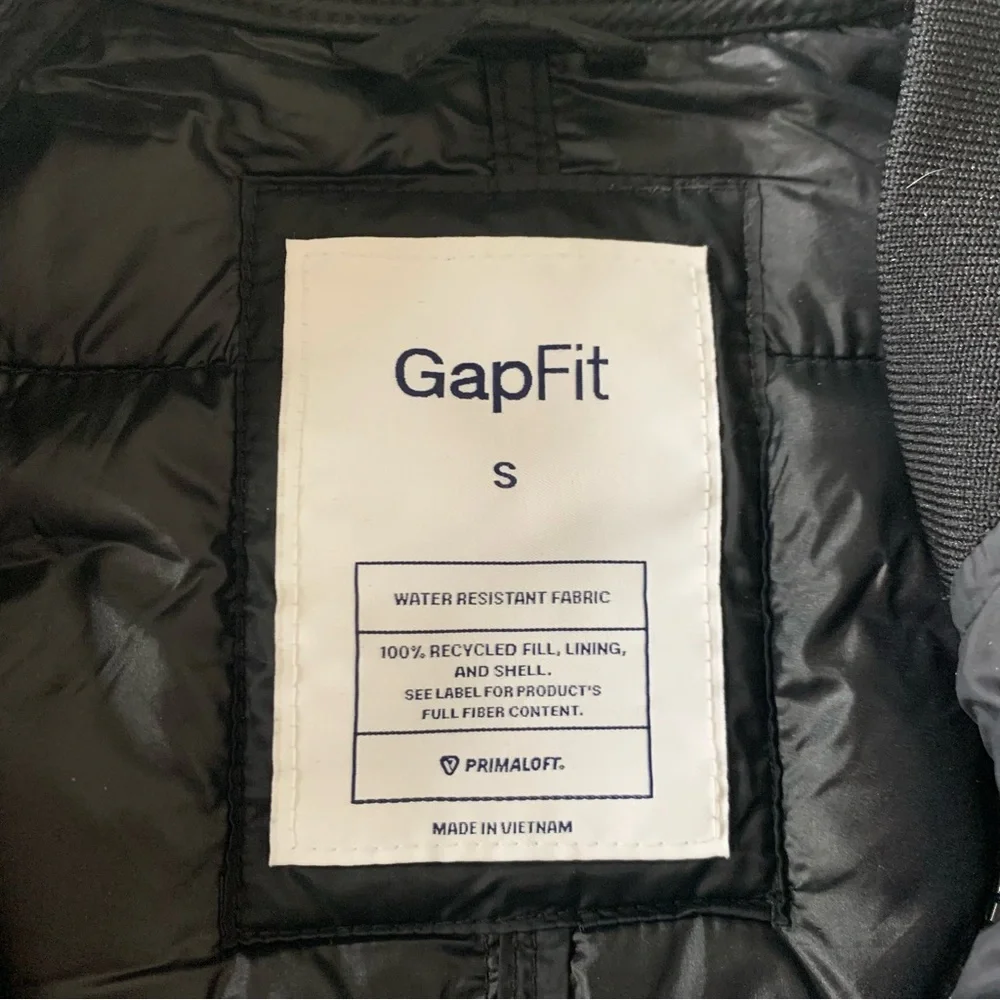 GapFit Black Recycled Quilted Bomber Jacket - Picture 8 of 8